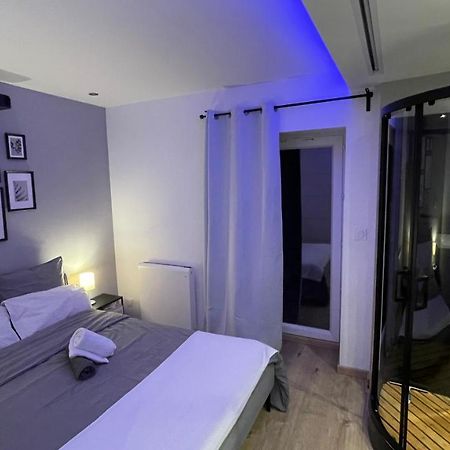 Bienvenue Chez Vous "Appartement Classe 2 Etoiles En Rdc Avec Espace Exterieur Et Parking" 돌 외부 사진