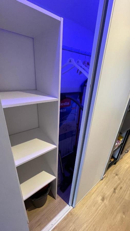 Bienvenue Chez Vous "Appartement Classe 2 Etoiles En Rdc Avec Espace Exterieur Et Parking" 돌 외부 사진