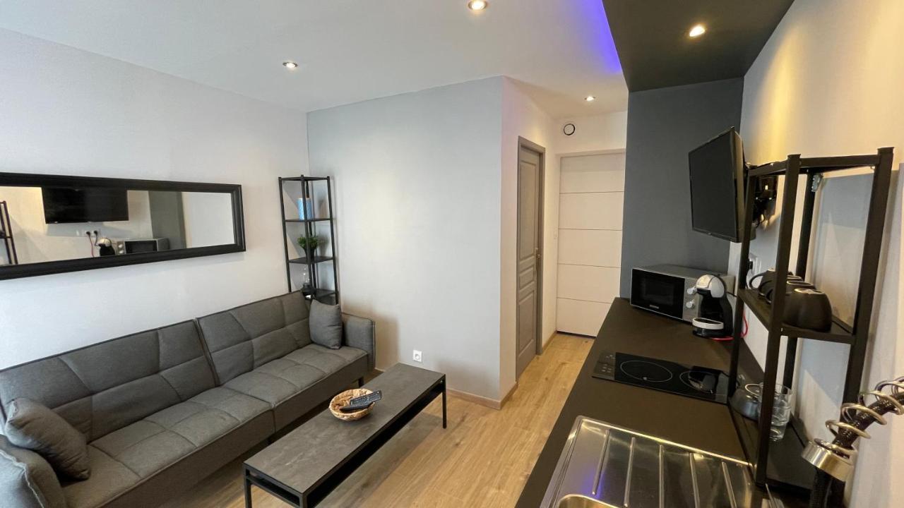 Bienvenue Chez Vous "Appartement Classe 2 Etoiles En Rdc Avec Espace Exterieur Et Parking" 돌 외부 사진